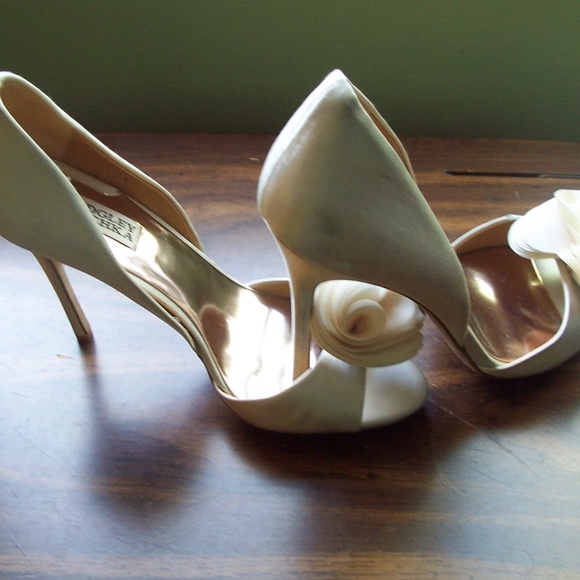 Badgley Mischa Ivory Florette Open Toe  D'Orsay style Satin Heels - Picture 3 of 6